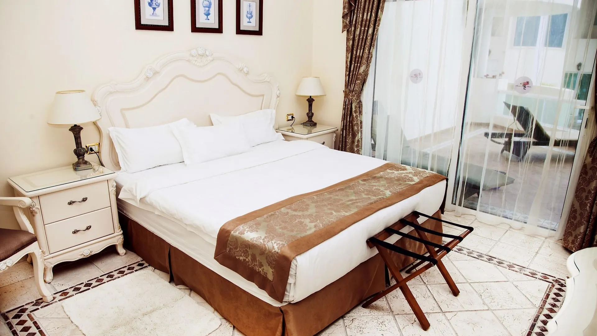 Flamingo Suites Boutique Hotel Адехе