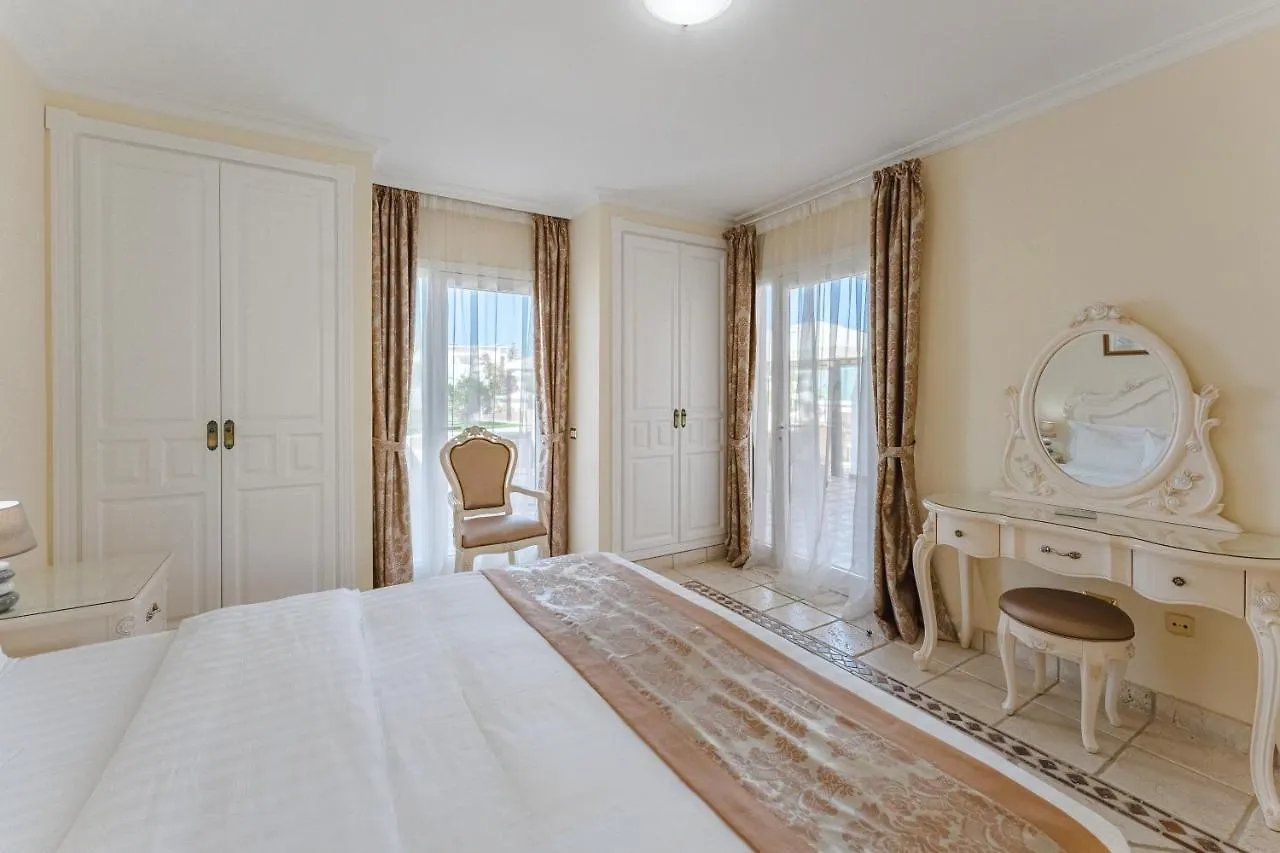 Flamingo Suites Boutique Hotel Адехе