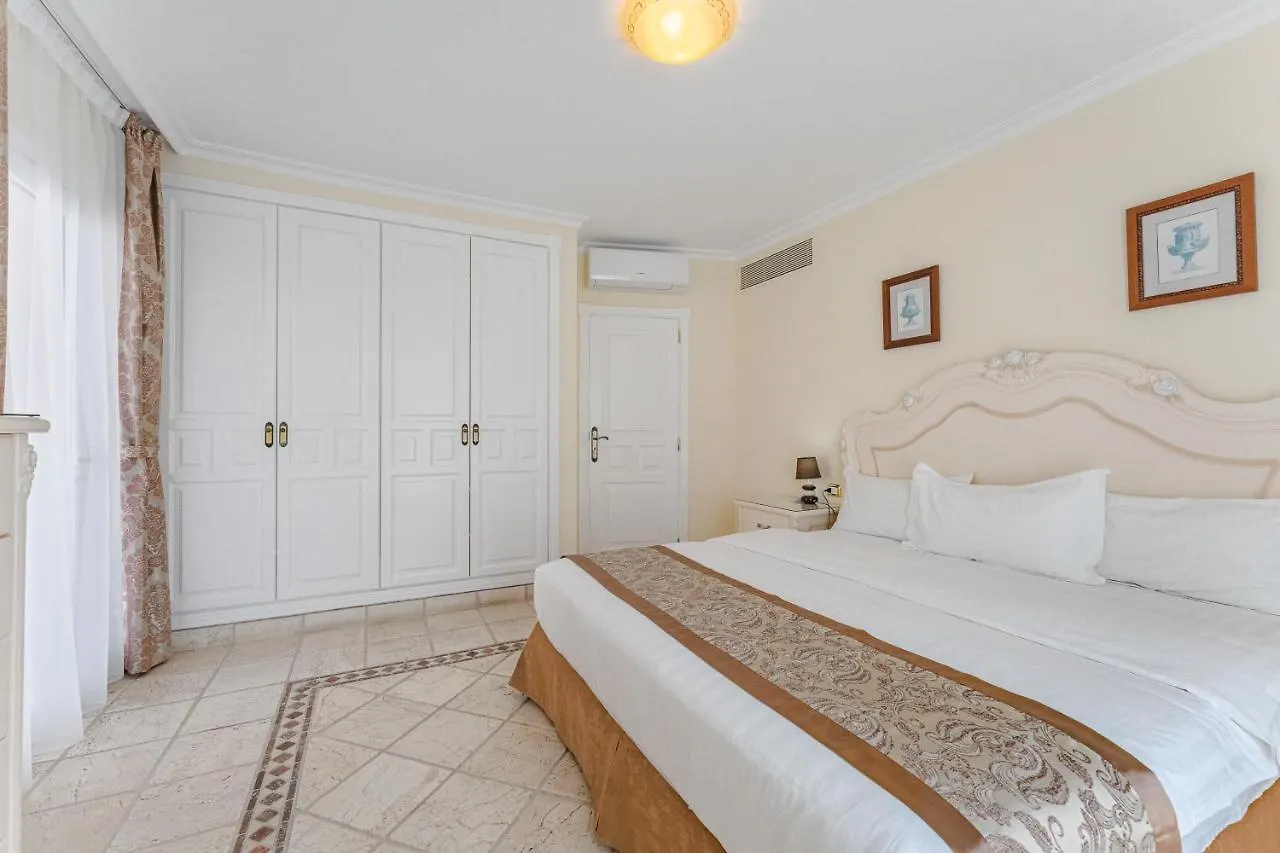 Flamingo Suites Boutique Hotel Адехе