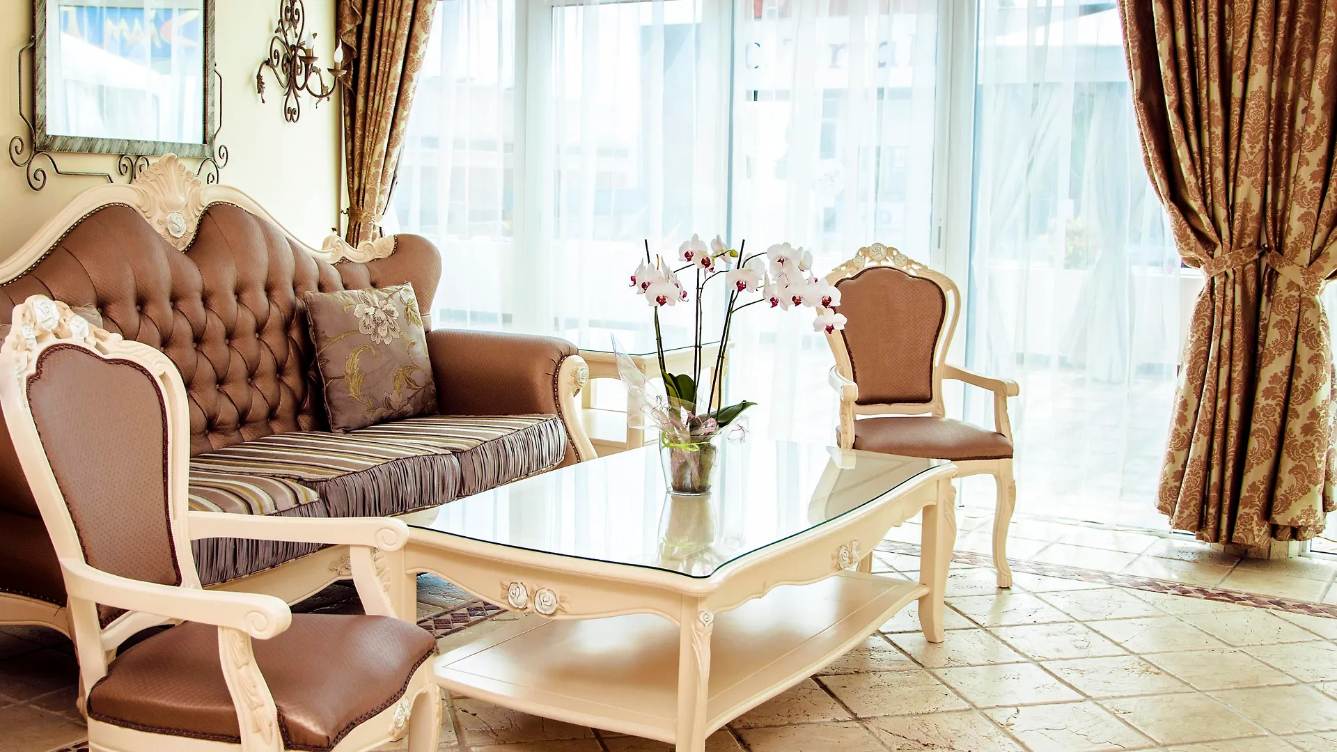 Flamingo Suites Boutique Hotel Адехе 4*,