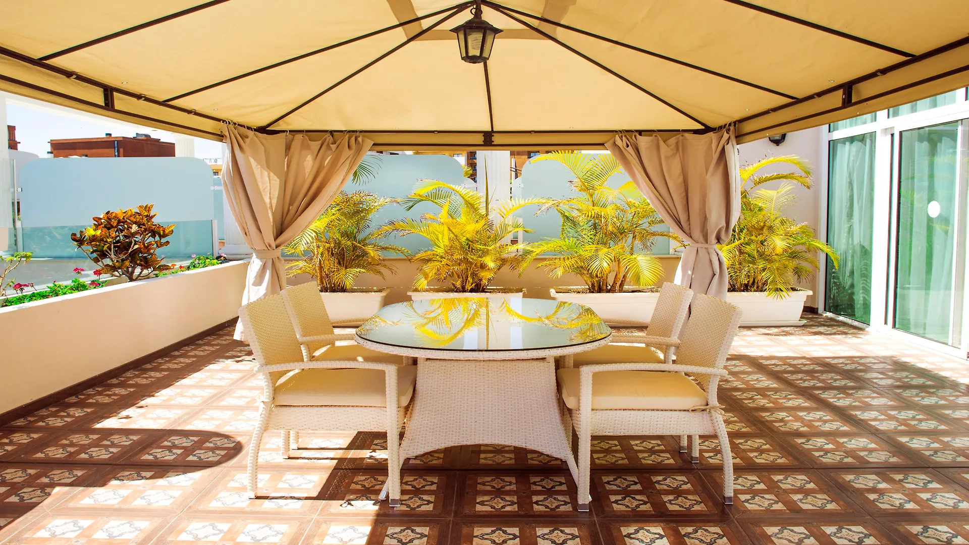 Flamingo Suites Boutique Hotel Адехе